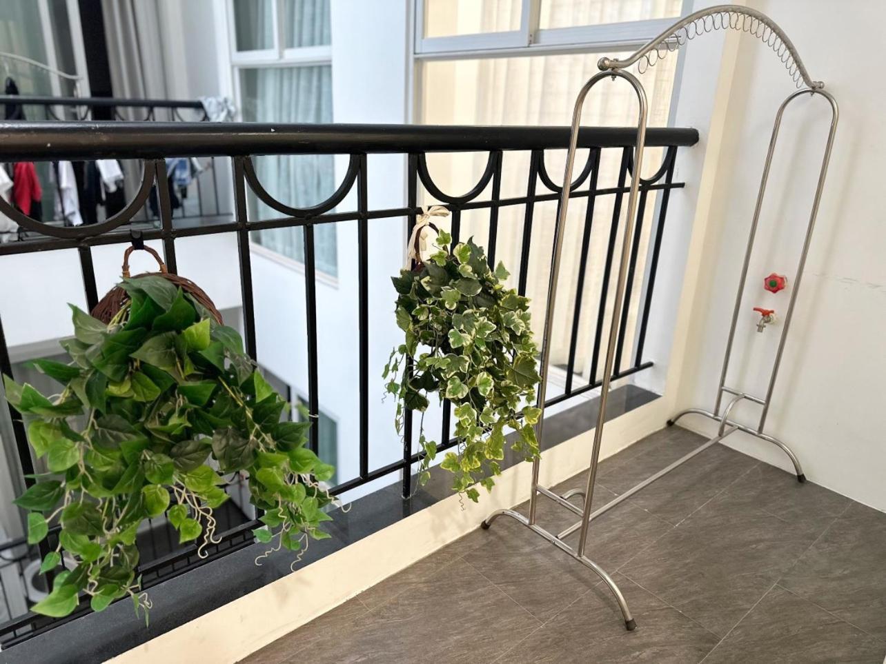 Luxe Paradise Residence Truc Bach Hanoi Buitenkant foto