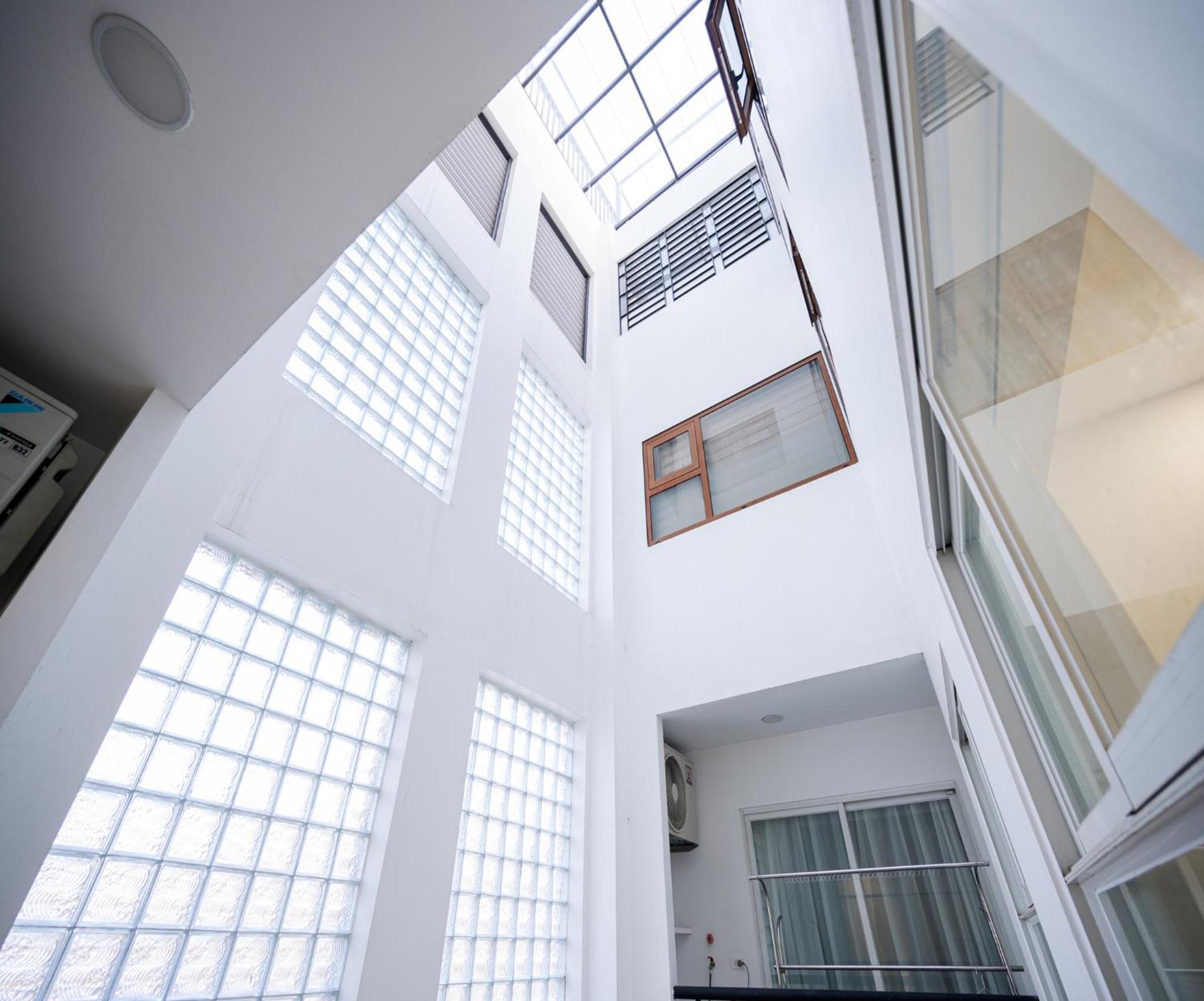 Luxe Paradise Residence Truc Bach Hanoi Buitenkant foto